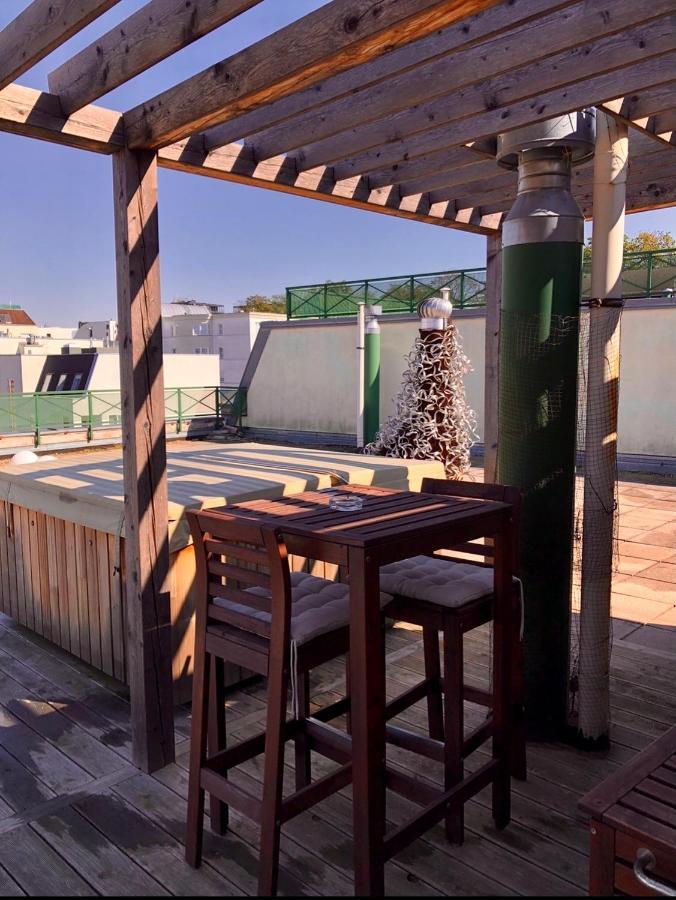 Romantic Studio With Jacuzzi Prag Dış mekan fotoğraf